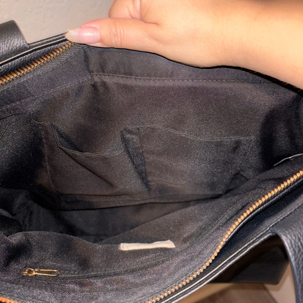 Universal Thread Black Faux Leather Tote Bag - Picture 4 of 4